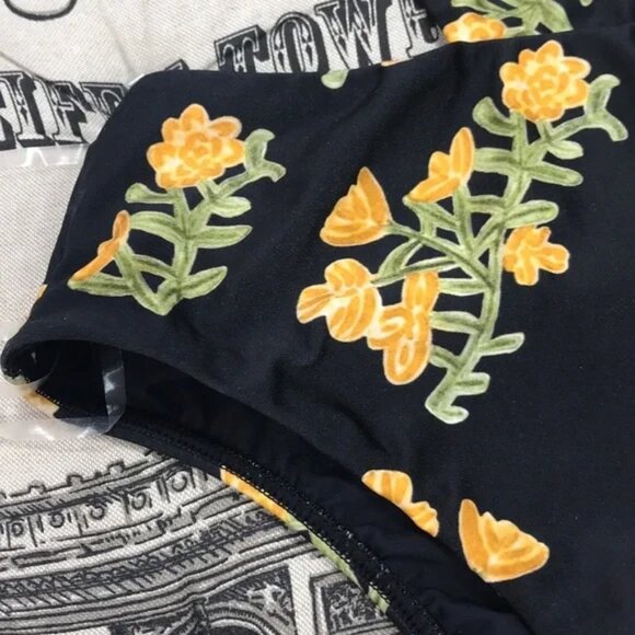 VIX FLOWER MAITE One-Piece Swimsuit - Picture 8 of 8